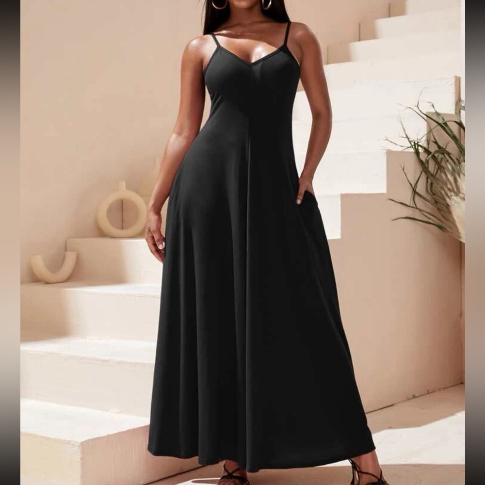 Black hidden pocket cami maxi dress - Picture 4 of 8